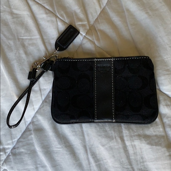 Coach Handbags - Coach Wristlet